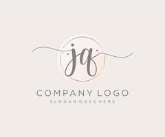 första jq feminin logotyp. användbar för natur, salong, spa, kosmetisk och skönhet logotyper. platt vektor logotyp design mall element.