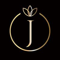 Anfangsbuchstabe J Luxus, Schönheit, Ornament-Monogramm-Logo für Hochzeit, Mode, Schmuck, Boutique, florale und botanische Vorlage vektor