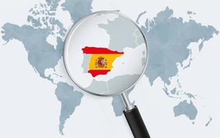 Weltkarte mit einer Lupe, die auf Spanien zeigt. Karte von Spanien mit der Flagge in der Schleife.