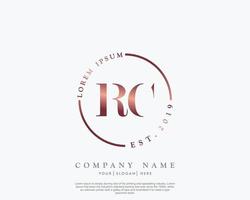Initiale rc feminin Logo Schönheit Monogramm und elegant Logo Design, Handschrift Logo von Initiale Unterschrift, Hochzeit, Mode, Blumen- und botanisch mit kreativ Vorlage vektor