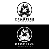 lägereld logotyp design, camping vektor, trä brand och skog design vektor