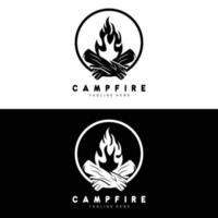 lägereld logotyp design, camping vektor, trä brand och skog design vektor