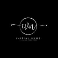 första wn feminin logotyp samlingar mall. handstil logotyp av första signatur, bröllop, mode, smycken, boutique, blommig och botanisk med kreativ mall för några företag eller företag. vektor