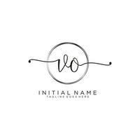 Initiale vo feminin Logo Sammlungen Vorlage. Handschrift Logo von Initiale Unterschrift, Hochzeit, Mode, Schmuck, Boutique, Blumen- und botanisch mit kreativ Vorlage zum irgendein Unternehmen oder Geschäft. vektor