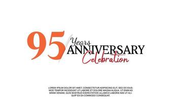 95 år årsdag logotyp siffra med röd och svart Färg för firande händelse isolerat vektor