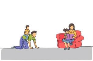 einzelne durchgehende Strichzeichnung des jungen Vaters spielt mit dem Sohn, während die Mutter auf dem Sofa sitzt und der Tochter ein Buch vorliest. glückliches familienerziehungskonzept. trendige einzeilige design-vektorillustration vektor