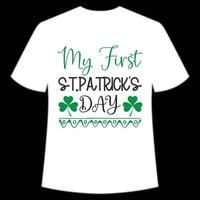 min först st. Patricks dag st. Patricks dag skjorta skriva ut mall, tur- behag, irländska, alla har en liten tur typografi design vektor