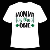 mamma är de ett st. Patricks dag skjorta skriva ut mall, tur- behag, irländska, alla har en liten tur typografi design vektor