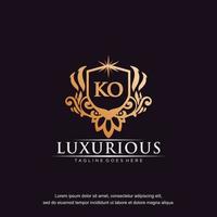 ko Initiale Brief Luxus Ornament Gold Monogramm Logo Vorlage Vektor Kunst.