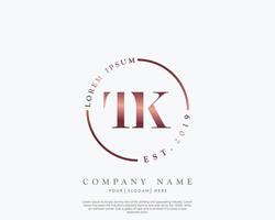 Initiale Brief tk feminin Logo Schönheit Monogramm und elegant Logo Design, Handschrift Logo von Initiale Unterschrift, Hochzeit, Mode, Blumen- und botanisch mit kreativ Vorlage vektor