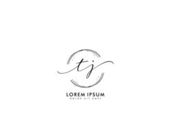 första tj feminin logotyp skönhet monogram och elegant logotyp design, handstil logotyp av första signatur, bröllop, mode, blommig och botanisk med kreativ mall vektor