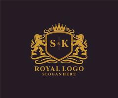 Initial sk Letter Lion Royal Luxury Logo Vorlage in Vektorgrafiken für Restaurant, Lizenzgebühren, Boutique, Café, Hotel, heraldisch, Schmuck, Mode und andere Vektorillustrationen. vektor