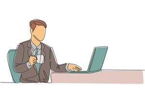 Eine einzige Strichzeichnung eines jungen glücklichen Managers, der auf einer Laptoptastatur tippt, während er eine Tasse Kaffee in der Hand hält. Tee trinken Konzept kontinuierliche Linie Symbol zeichnen Design-Vektor-Illustration vektor