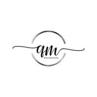 Initiale qm feminin Logo Sammlungen Vorlage. Handschrift Logo von Initiale Unterschrift, Hochzeit, Mode, Schmuck, Boutique, Blumen- und botanisch mit kreativ Vorlage zum irgendein Unternehmen oder Geschäft. vektor