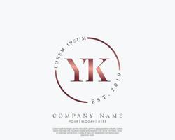 Initiale Brief yk feminin Logo Schönheit Monogramm und elegant Logo Design, Handschrift Logo von Initiale Unterschrift, Hochzeit, Mode, Blumen- und botanisch mit kreativ Vorlage vektor