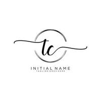 första tc feminin logotyp samlingar mall. handstil logotyp av första signatur, bröllop, mode, smycken, boutique, blommig och botanisk med kreativ mall för några företag eller företag. vektor