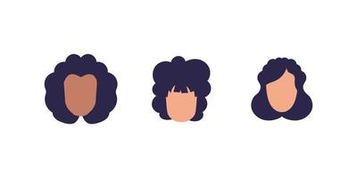 uppsättning av kvinnors ansikten med annorlunda frisyrer. isolerat. vektor illustration.