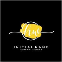 första H w feminin logotyp samlingar mall. handstil logotyp av första signatur, bröllop, mode, smycken, boutique, blommig och botanisk med kreativ mall för några företag eller företag. vektor