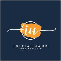 Initiale iu feminin Logo Sammlungen Vorlage. Handschrift Logo von Initiale Unterschrift, Hochzeit, Mode, Schmuck, Boutique, Blumen- und botanisch mit kreativ Vorlage zum irgendein Unternehmen oder Geschäft. vektor