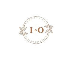 Initiale io Briefe schön Blumen- feminin editierbar vorgefertigt Monoline Logo geeignet zum Spa Salon Haut Haar Schönheit Boutique und kosmetisch Unternehmen. vektor