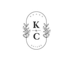 första kc brev skön blommig feminin redigerbar förhandsgjord monoline logotyp lämplig för spa salong hud hår skönhet boutique och kosmetisk företag. vektor