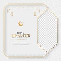 eid mubarak goldener luxus islamischer social media post mit muster im arabischen stil und fotorahmen vektor