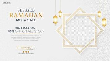 ramadan kareem försäljning baner, islamic prydnad lykta bakgrund med tömma Plats för Foto vektor