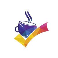 Kaffee-Check-Vektor-Logo-Design. Kaffeetasse mit Häkchen. vektor