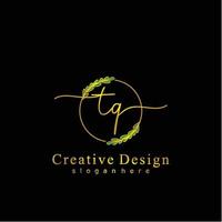 första tq skönhet monogram och elegant logotyp design, handstil logotyp av första signatur, bröllop, mode, blommig och botanisk logotyp begrepp design. vektor