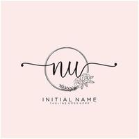 Initiale nu feminin Logo Sammlungen Vorlage. Handschrift Logo von Initiale Unterschrift, Hochzeit, Mode, Schmuck, Boutique, Blumen- und botanisch mit kreativ Vorlage zum irgendein Unternehmen oder Geschäft. vektor