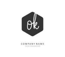 Ö k in Ordnung Initiale Brief Handschrift und Unterschrift Logo. ein Konzept Handschrift Initiale Logo mit Vorlage Element. vektor