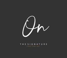 Ö n auf Initiale Brief Handschrift und Unterschrift Logo. ein Konzept Handschrift Initiale Logo mit Vorlage Element. vektor