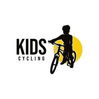 Kinder spielen Fahrrad Logo Design vektor