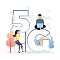 5g Handy, Mobiltelefon Internet. ein Mann mit ein Laptop sitzt auf das Brief G, ein Frau mit ein Smartphone sitzt beim das Nummer 5 auf ein Bank, gegen das Hintergrund von Pflanzen, Netzwerk Symbole, Wolken. Vektor Illustration.