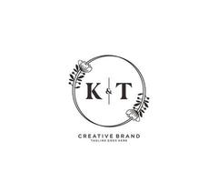 Initiale kt Briefe Hand gezeichnet feminin und Blumen- botanisch Logo geeignet zum Spa Salon Haut Haar Schönheit Boutique und kosmetisch Unternehmen. vektor