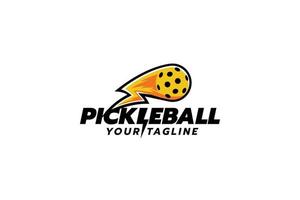 dynamisk pickleball logotyp med en kombination av rör på sig boll och blixt- som de ikon. vektor