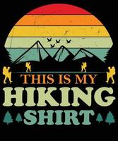 detta är min vandring årgång t-shirt design. berg illustration, utomhus- äventyr vektor