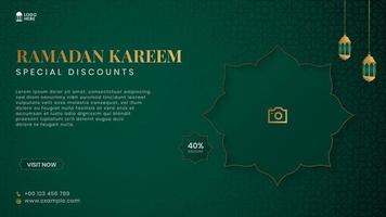 glücklich Ramadan kareem Verkauf Banner Sozial Medien Post mit islamisch Arabisch Muster und Laternen vektor