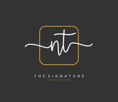 n t nicht Initiale Brief Handschrift und Unterschrift Logo. ein Konzept Handschrift Initiale Logo mit Vorlage Element. vektor