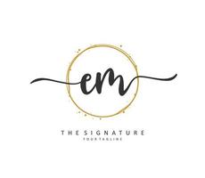 e m em Initiale Brief Handschrift und Unterschrift Logo. ein Konzept Handschrift Initiale Logo mit Vorlage Element. vektor