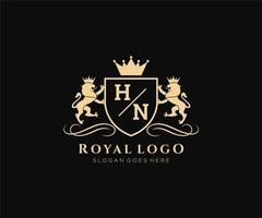 första hn brev lejon kunglig lyx heraldisk, vapen logotyp mall i vektor konst för restaurang, kungligheter, boutique, Kafé, hotell, heraldisk, Smycken, mode och Övrig vektor illustration.