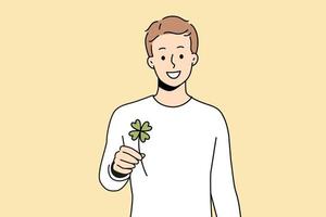 leende man innehav klöver med fyra löv känsla tur. Lycklig kille med klöver i händer upphetsad med Bra tur eller öde. vidskepelse. vektor illustration.
