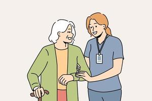 leende kvinna vårdgivare hjälp mogna kvinna med gående. Lycklig sjuksköterska i enhetlig hjälpa äldre mormor med gående pinne. vektor illustration.