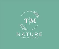 första tm brev botanisk feminin logotyp mall blommig, redigerbar förhandsgjord monoline logotyp lämplig, lyx feminin bröllop varumärke, företags. vektor