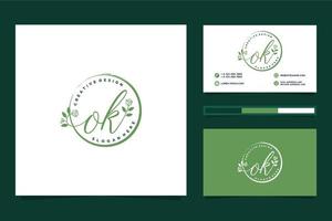 första ok feminin logotyp samlingar och företag kort mall premie vektor