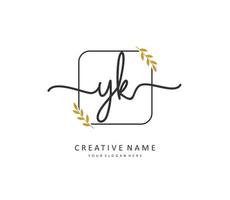 y k yk Initiale Brief Handschrift und Unterschrift Logo. ein Konzept Handschrift Initiale Logo mit Vorlage Element. vektor