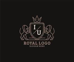 första iu brev lejon kunglig lyx logotyp mall i vektor konst för restaurang, kungligheter, boutique, Kafé, hotell, heraldisk, Smycken, mode och Övrig vektor illustration.