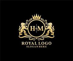 Initial hm Letter Lion Royal Luxury Logo Vorlage in Vektorgrafiken für Restaurant, Lizenzgebühren, Boutique, Café, Hotel, Heraldik, Schmuck, Mode und andere Vektorillustrationen. vektor