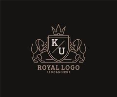 första ku brev lejon kunglig lyx logotyp mall i vektor konst för restaurang, kungligheter, boutique, Kafé, hotell, heraldisk, Smycken, mode och Övrig vektor illustration.