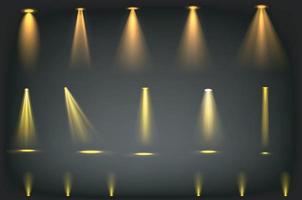 gelbe Scheinwerferstrahlen auf transparentem Hintergrund vektor